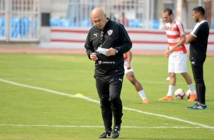 جروس يشتكي من سوء أرضية ملعب برج العرب