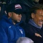 مدرب المنتخب المغربى يتفاجأ بوجود يوسف النصارى فى المدرج بجانبه