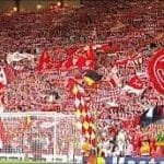 مسانده كبيره من جماهير ليفربول لنادي المان يونايتد في واحده من عجائب البريميرليج