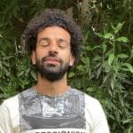 صلاح يقوم بمناورات للهروب من الجماهير