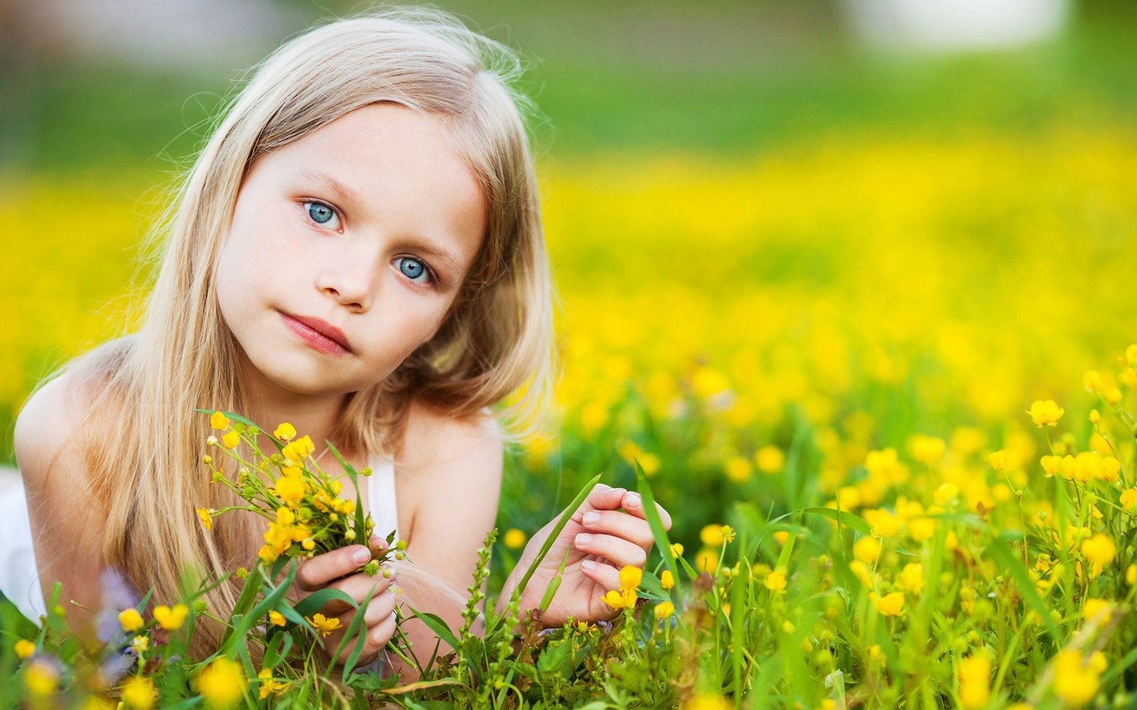 افضل الكلمات من اجل تهنئة عيد الميلاد لتهديها لمن تحب في عيد ميلاده تهنئة عيد الميلاد