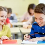 المدارس تواصل تقييم الطلاب