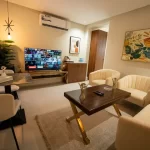 شقق الدخول الذاتي