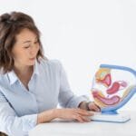 كيف تساعد التكنولوجيا في ربط المرضى بالأطباء حول العالم؟